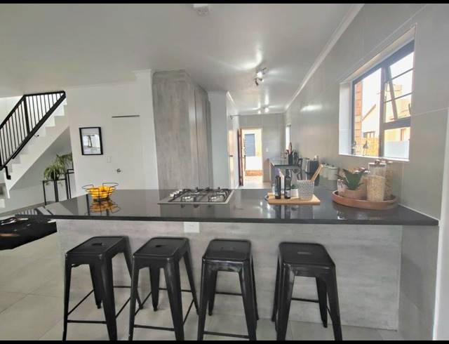 3 BEDROOM HOUSE FOR SALE IN SUNDOWNER